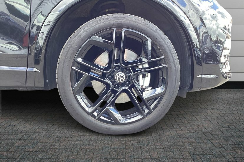 Volkswagen Tiguan 1.5 Tsi Ehybrid 19.7Kwh R-line Suv Plug Black #5