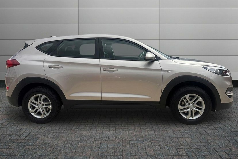 Hyundai Tucson 1.6 Gdi Blue Drive S Suv 132 Ps White #4