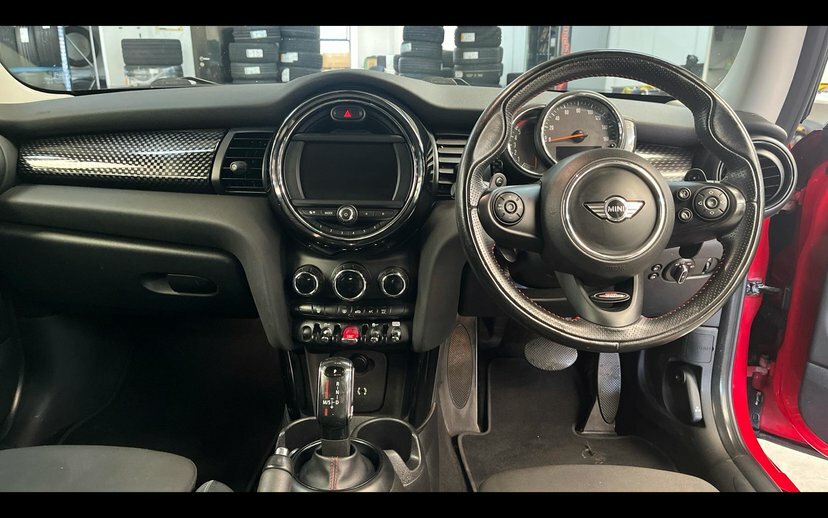 Mini Hatch 3-Door Hatch Cooper Sd RX18HUP Red #4