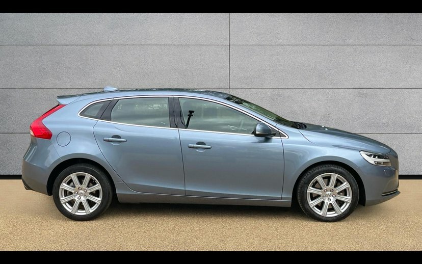 Volvo V40 1.5 T3 Inscription Hatchback 152 Blue #3