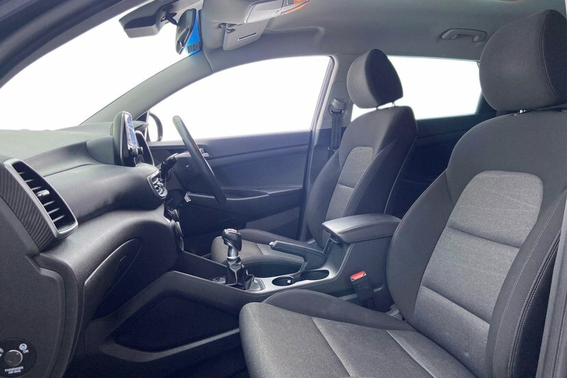 Hyundai Tucson 1.6 Gdi Se Nav Suv 132 Ps Grey #2
