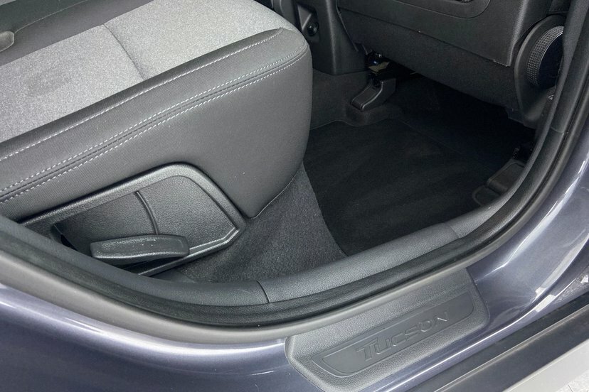 Hyundai Tucson 1.6 Gdi Se Nav 2Wd White #21