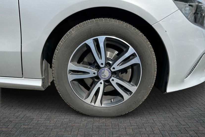 Mercedes-Benz A Class 1.6 A180 Se Hatchback 7G-dct 122 Ps Silver #4