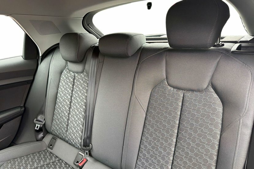 Audi A1 1.5 Tfsi 35 S Line Sportback S Tronic Silver #8