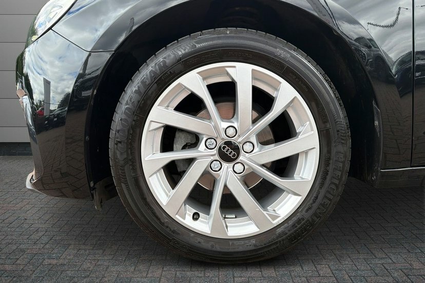 Audi A1 1.0 Tfsi 25 Sport Sportback S Tronic 9 Black #5