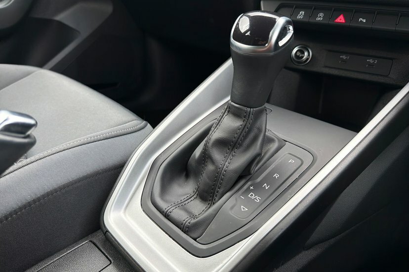 Audi A1 1.5 Tfsi 35 S Line Sportback S Tronic Silver #51
