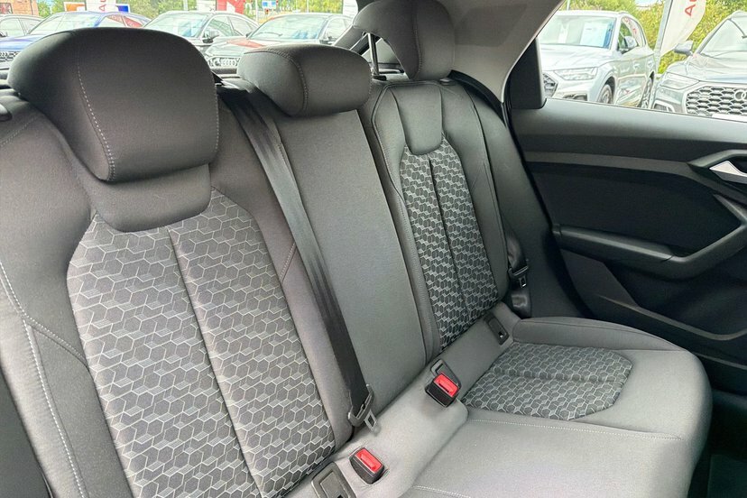 Audi A1 1.5 Tfsi 35 S Line Sportback S Tronic Silver #36