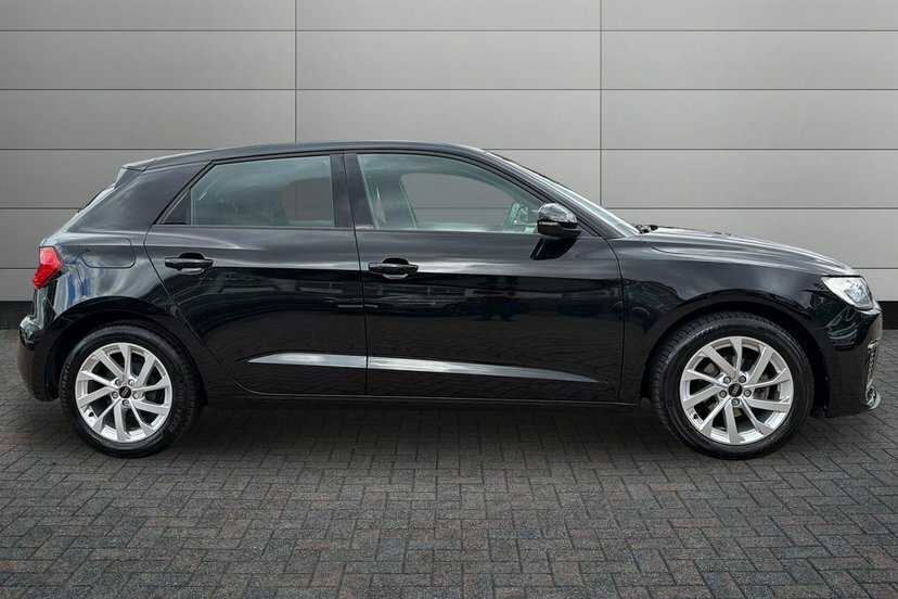 Audi A1 1.0 Tfsi 25 Sport Sportback S Tronic 9 Black #4