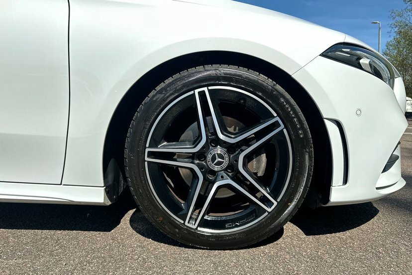 Mercedes-Benz A Class A180 Amg Line Executive White #4
