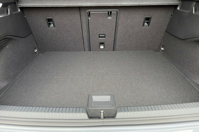 Volkswagen ID.3 Pro 59Kwh Match Hatchback 204 P Black #10