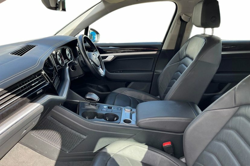 Volkswagen Touareg 3.0 Tsi V6 Sel Suv Tiptronic 4Motion 3 White #2