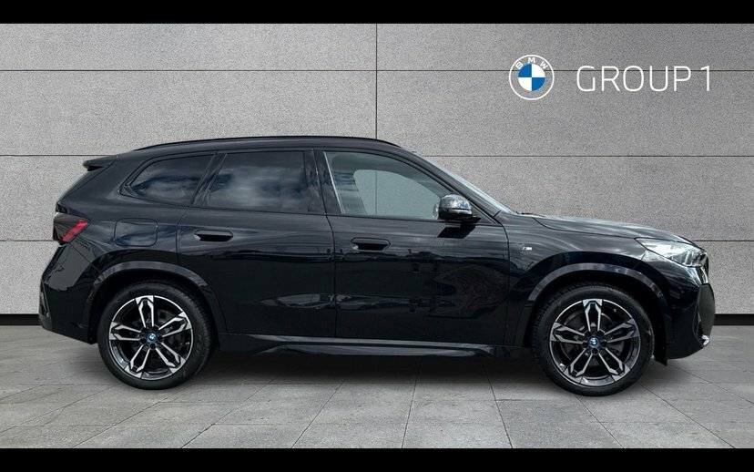 BMW iX1 Ix1 Xdrive30 M Sport Black #3