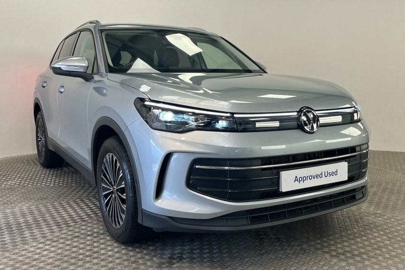 Volkswagen Tiguan 1.5 Etsi 150 Elegance Dsg Black #9