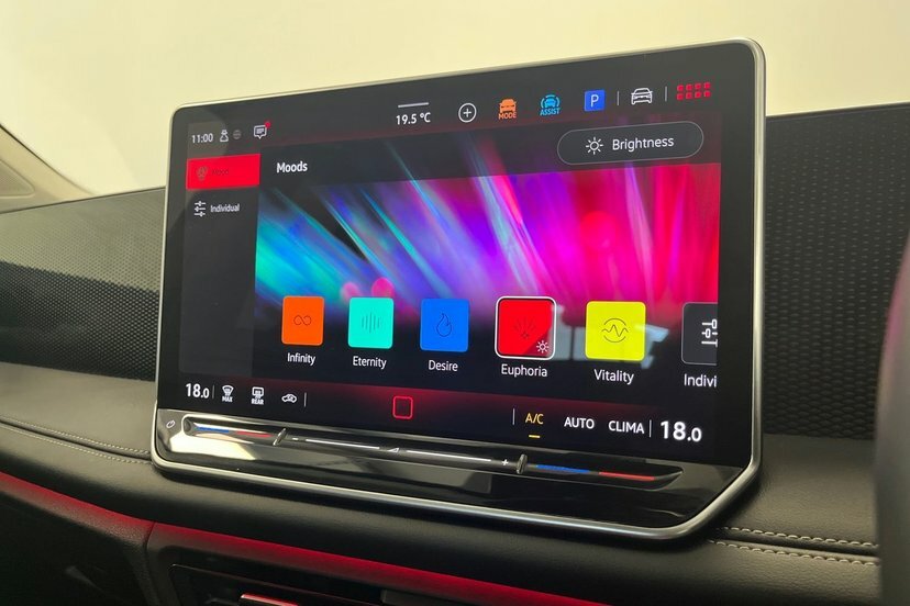 Volkswagen Tiguan 1.5 Etsi 150 Elegance Dsg Black #22