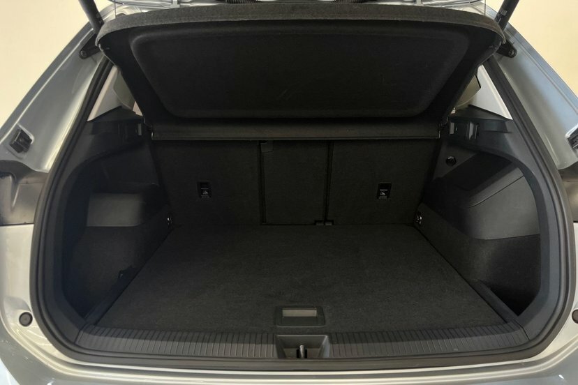 Volkswagen Tiguan 1.5 Etsi 150 Elegance Dsg Black #10