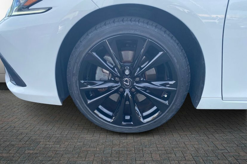 Lexus ES 2.5 300H F Sport Takumi Pack Saloon Hyb White #5