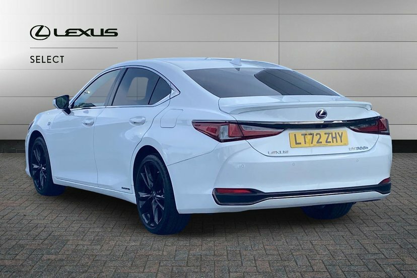 Lexus ES 2.5 300H F Sport Takumi Pack Saloon Hyb White #3