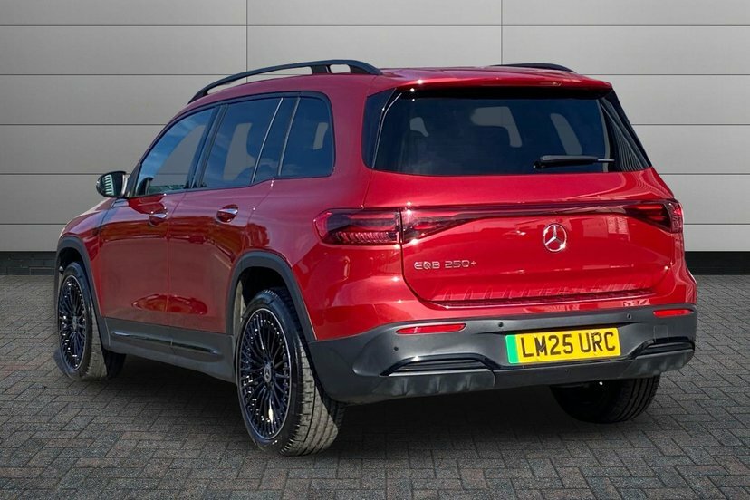 Mercedes-Benz EQB Eqb 250 70.5Kwh Amg Line Premium Plus Suv Red #2