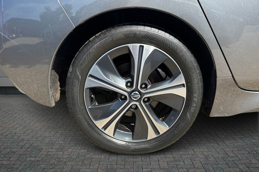 Nissan Leaf 40Kwh N-connecta Hatchback 150 Grey #5