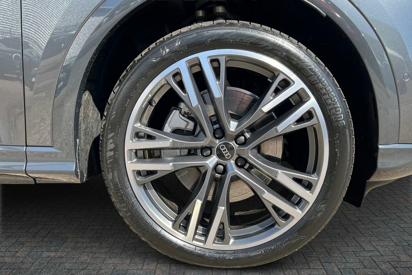 Audi Q5 2.0 E-hybrid 25.9Kwh Black Edition Sportback P Grey #5