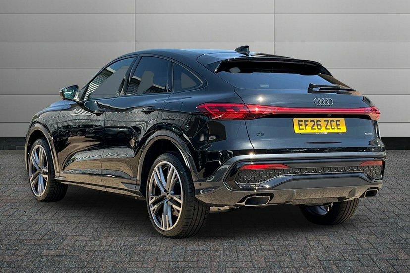Audi Q5 2.0 E-hybrid 25.9Kwh Black Edition Sportback P Black #3