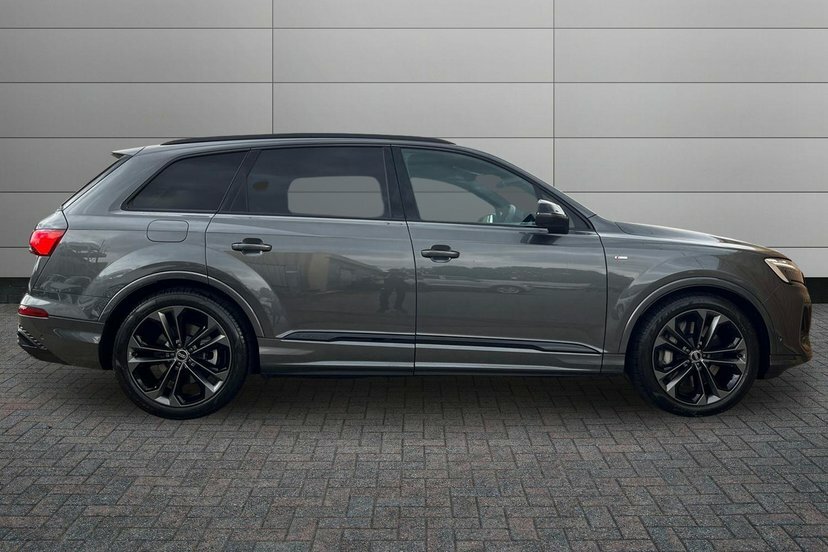 Audi Q7 3.0 Tfsie V6 55 Black Edition Suv Plug- Grey #4