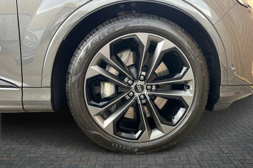 Audi Q7 3.0 Tfsie V6 55 Black Edition Suv Plug- Grey #5