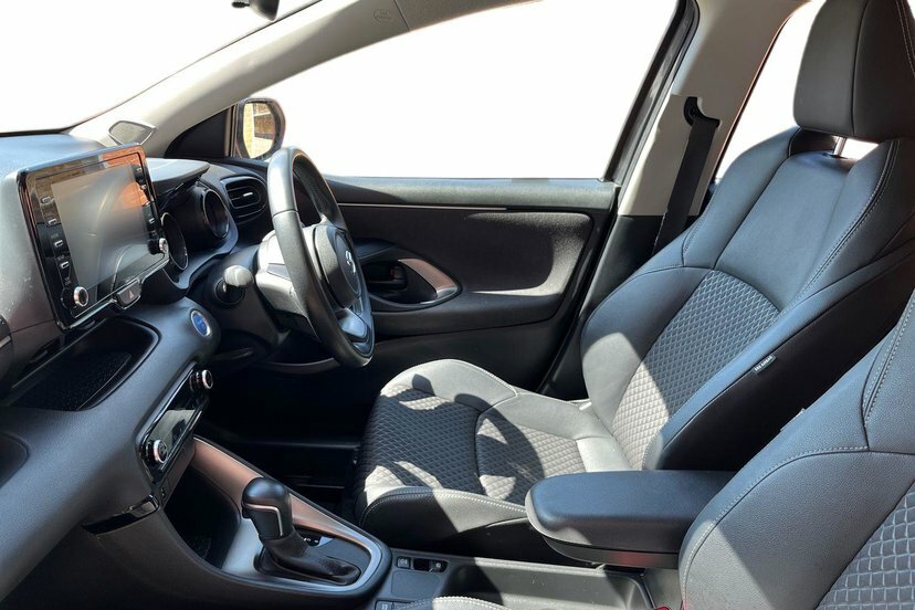 Mazda 2 1.5H Agile Hatchback Hybrid Cvt 116 Ps Grey #2