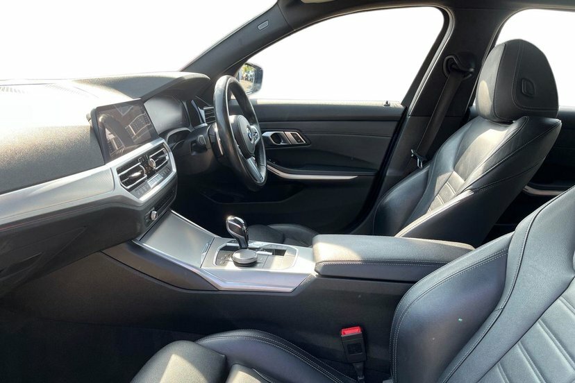 BMW 3 Series 2.0 320D M Sport Touring Xdrive YR69TJU #2