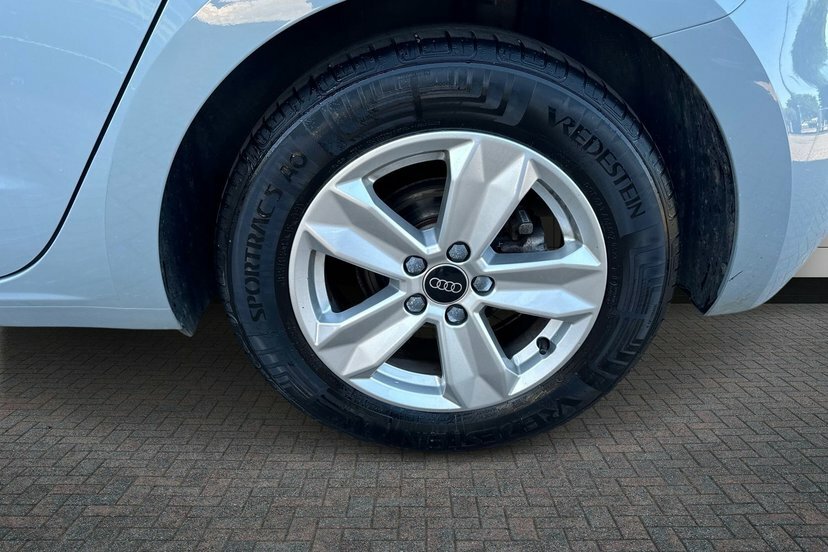 Audi A1 1.0 Tfsi 30 Technik Sportback S Tronic Grey #5