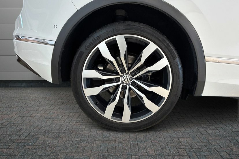 Volkswagen Tiguan 2.0 Tsi R-line Tech Suv Dsg 4Motion 19 White #5