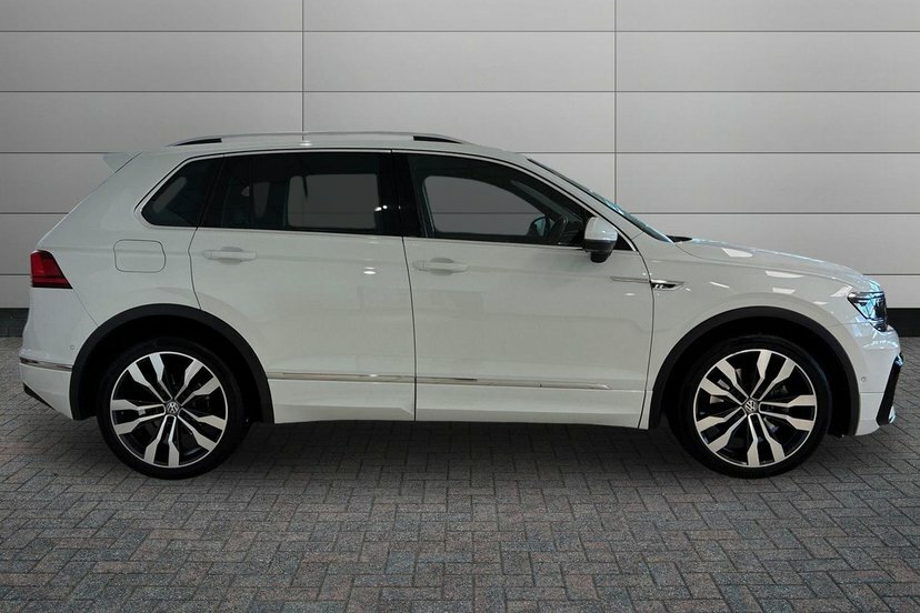 Volkswagen Tiguan 2.0 Tsi R-line Tech Suv Dsg 4Motion 19 White #4