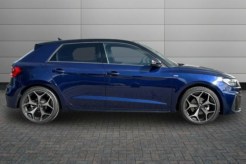 Audi A1 1.0 Tfsi 30 Black Edition Sportback S T Blue #4