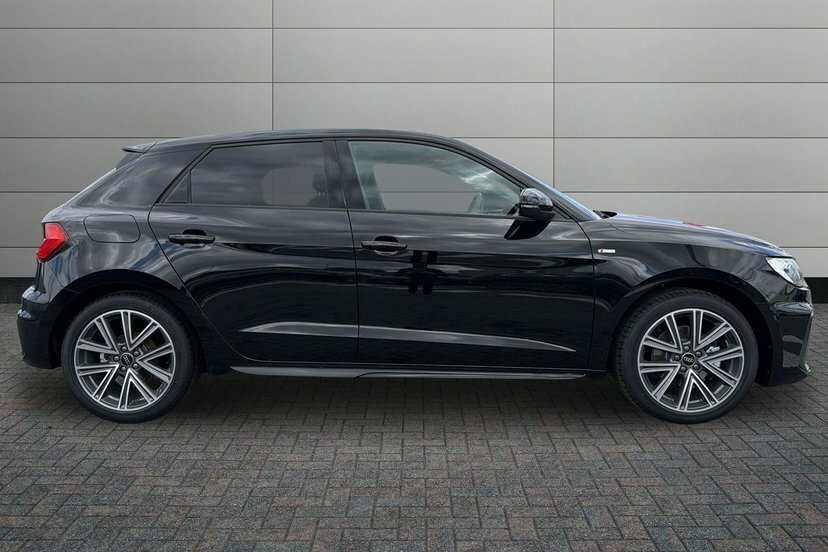 Audi A1 1.0 Tfsi 30 S Line Sportback S Tronic Black #4