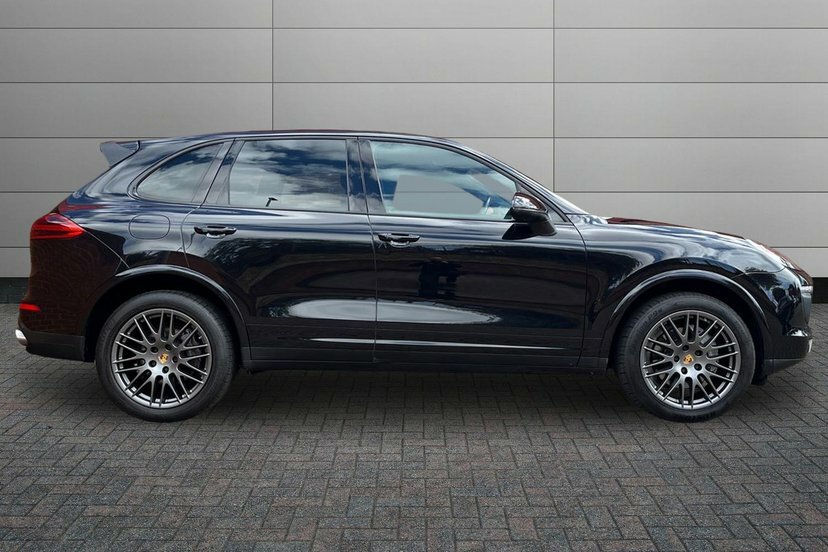 Porsche Cayenne 3.0 Td V6 Platinum Edition Suv Tiptroni Black #4