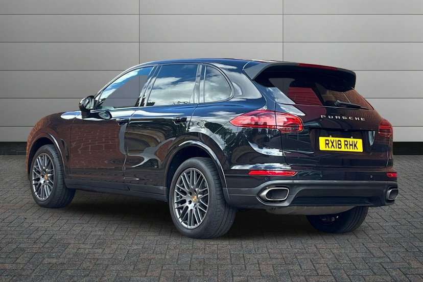 Porsche Cayenne 3.0 Td V6 Platinum Edition Suv Tiptroni Black #3