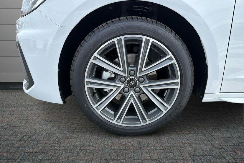 Audi A1 1.5 Tfsi 35 S Line Sportback S Tronic White #5