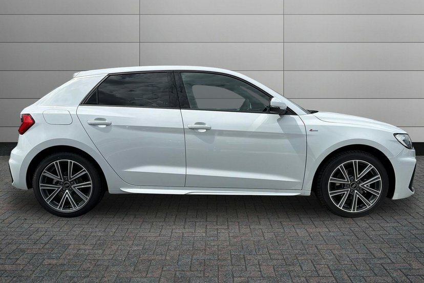 Audi A1 1.5 Tfsi 35 S Line Sportback S Tronic White #4
