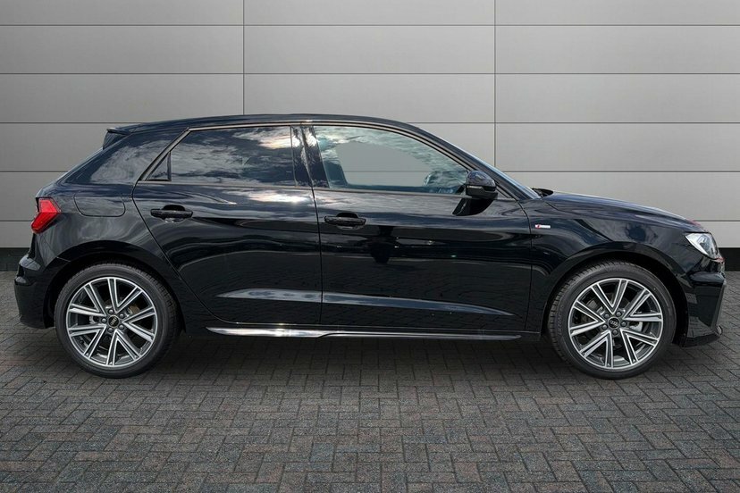 Audi A1 1.5 Tfsi 35 S Line Sportback S Tronic Black #4