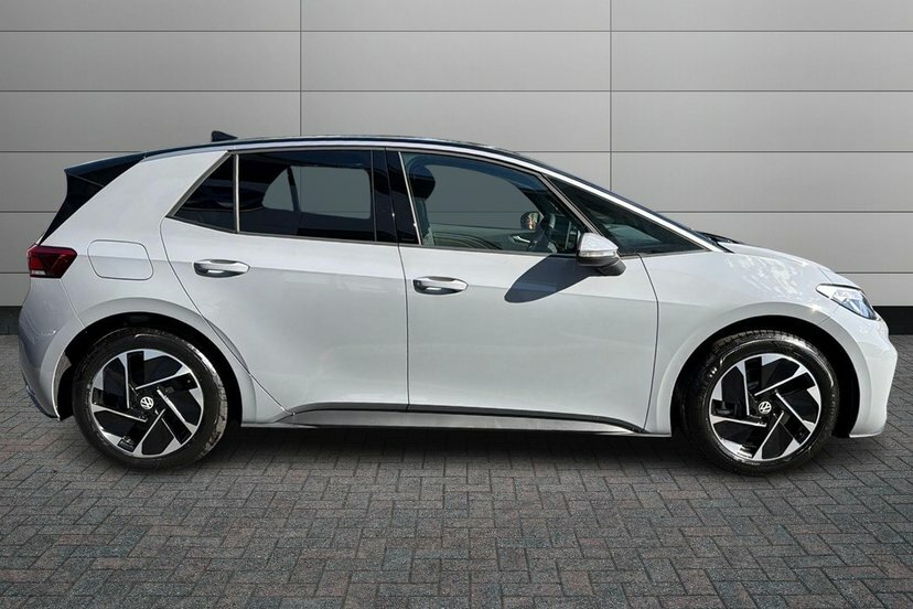 Volkswagen ID.3 Pure 52Kwh Match Hatchback 170 Black #4