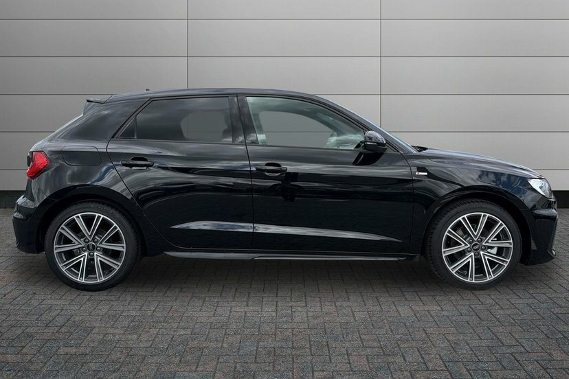 Audi A1 1.5 Tfsi 35 S Line Sportback S Tronic Black #4
