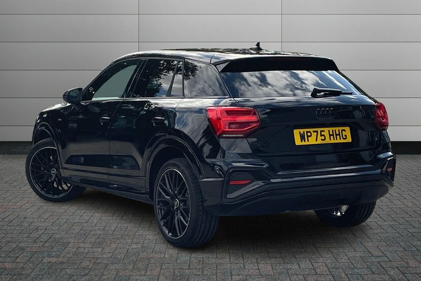 Audi Q2 1.5 Tfsi Cod 35 Black Edition Suv S Tro Black #3