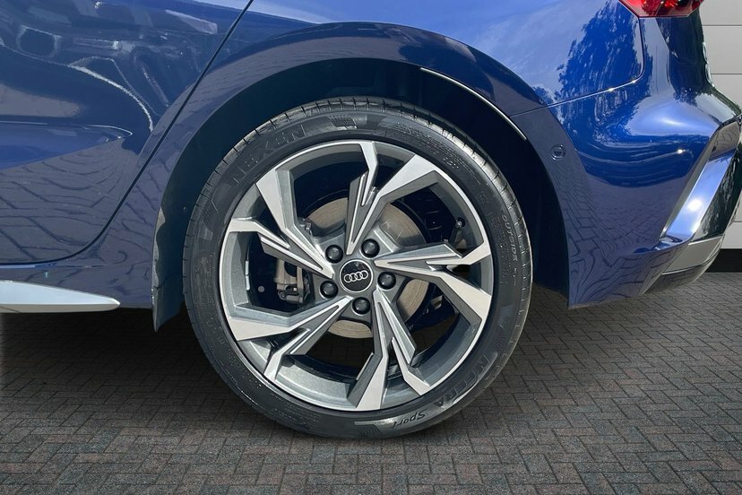 Audi A3 1.5 Tfsie S Line Sportback Plug-in Hybr Blue #5