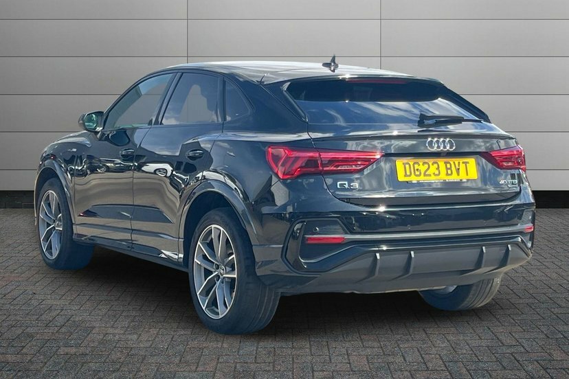 Audi Q3 2.0 Tfsi 40 Black Edition Sportback S T Black #3