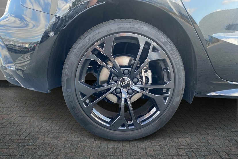 Audi A3 1.5 Tfsie Black Edition Sportback Plug- EA26YXZ Black #5