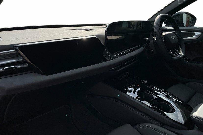 Audi A5 2.0 E-hybrid 25.9Kwh Black Edition Estate Petr Blue #2