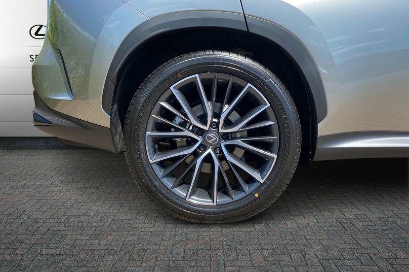 Lexus NX 2.5 450H 18.1Kwh Takumi Suv Plug-in Hy Silver #5