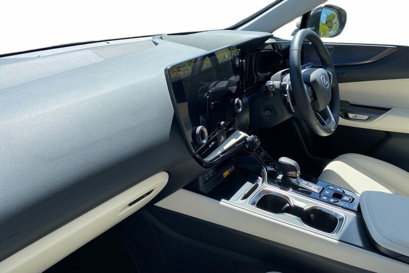 Lexus NX 2.5 450H 18.1Kwh Takumi Suv Plug-in Hy Silver #2