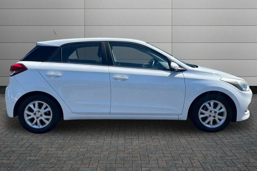 Hyundai I20 1.2 Se Hatchback 84 Ps White #4