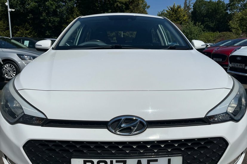 Hyundai I20 1.2 Se Hatchback Euro 6 84 Ps White #17